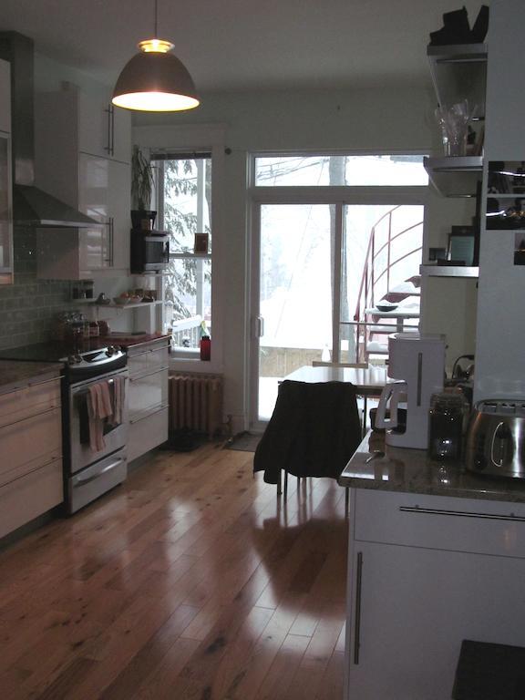 Gite Urbain La Lanterne Bed & Breakfast Montreal